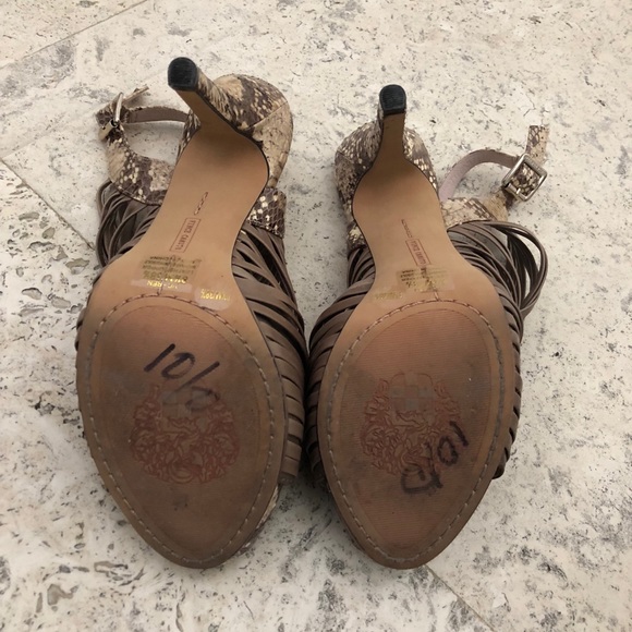 Vince Camuto Python detailed strait heels - Picture 6 of 6